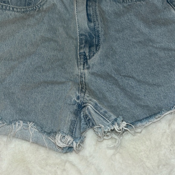 Princess Polly denim shorts - Picture 2 of 4